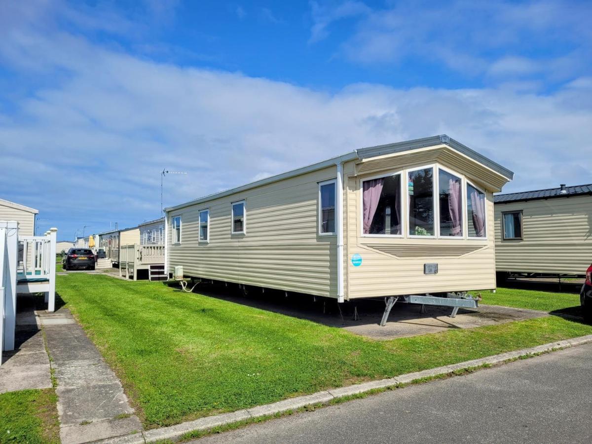 Lyons Robin Hood Holiday Park, The Shamrock Way Hotel Meliden Exterior photo