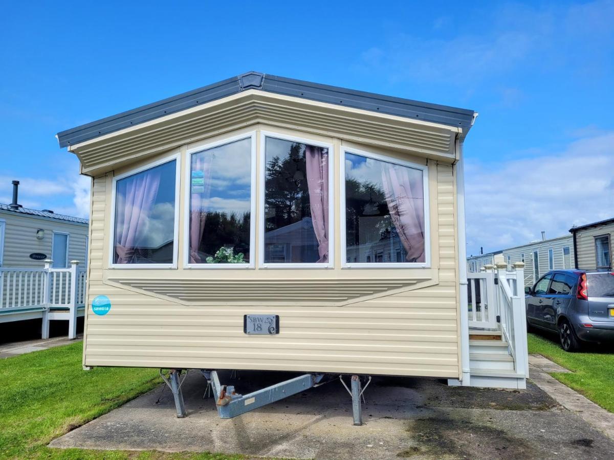 Lyons Robin Hood Holiday Park, The Shamrock Way Hotel Meliden Exterior photo